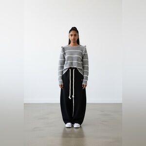 Banana Republic Gray and White Knit Sweater